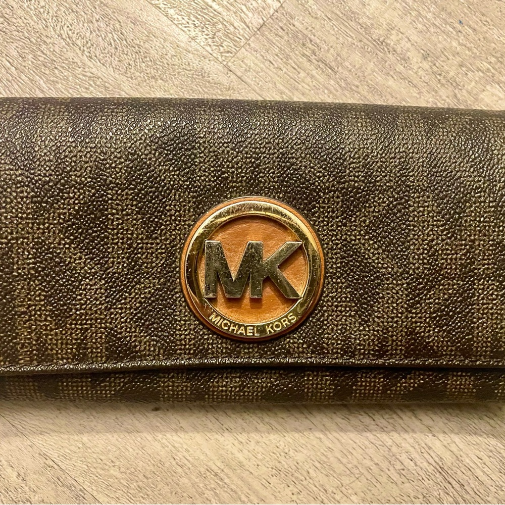 Authentic Michael Kors Taupe and Cream Leather Wallet